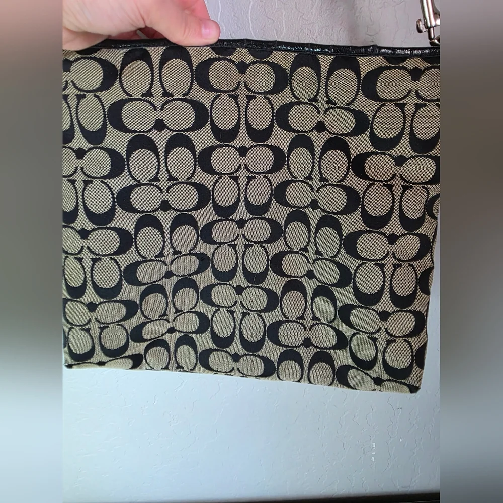 Coach Payton Signature‎ Crossbody Black and Tan Purse M1332